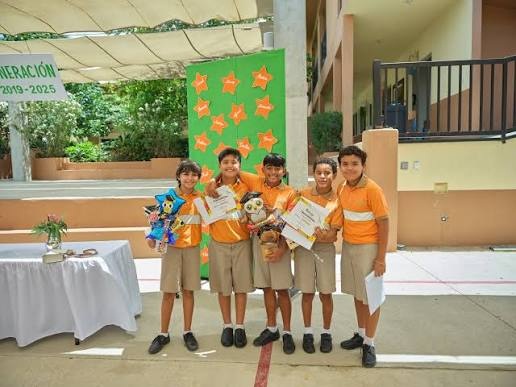 Students at Colegio Alebrije