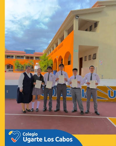 Students at Colegio Ugarte de Los Cabos
