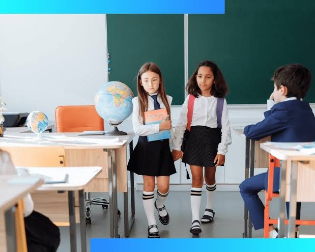 Students at Colegio Liceo Montessori La Paz