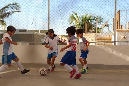 Students at Colegio Península